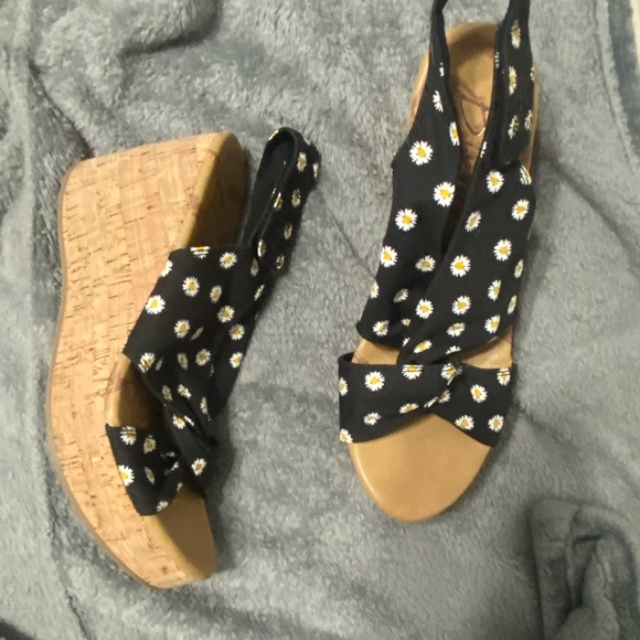 Women’s Clothing Lot - Picture 7 of 9